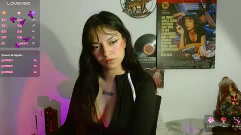 Snapshot of saam_collins69 chatting on December 4, 11:57 pm Val online show from December 4, 11:57 pm