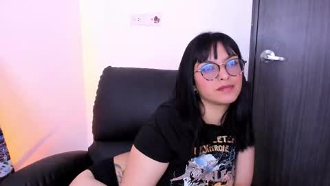 Val online show from February 25, 4:33 am