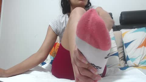 Snapshot of saaramiller_ chatting on December 5, 5:26 am saaramiller     online show from December 5, 5:26 am