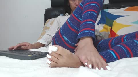 Snapshot of saaramiller_ chatting on February 8, 4:03 am saaramiller     online show from February 8, 4:03 am