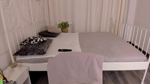 GMT7TueWedThuFriSatSun 0100am-0700am online show from April 4, 11:58 pm