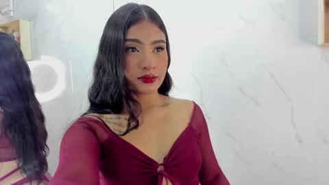 Snapshot of sabrinahims_ chatting on September 26, 10:07 pm mariana online show from September 26, 10:07 pm