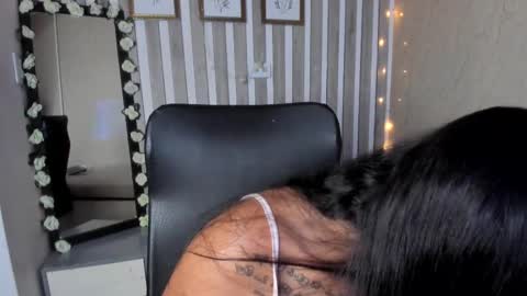 Snapshot of sabrinahims_ chatting on March 8, 9:08 pm mariana online show from March 8, 9:08 pm