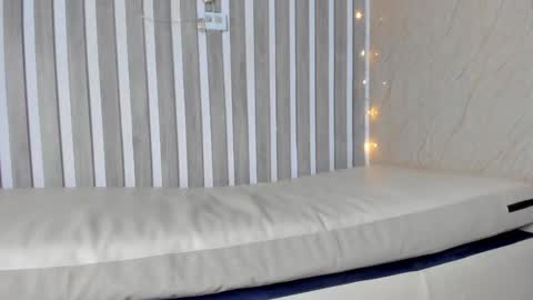 Snapshot of sabrinahims_ chatting on December 27, 9:54 pm mariana online show from December 27, 9:54 pm