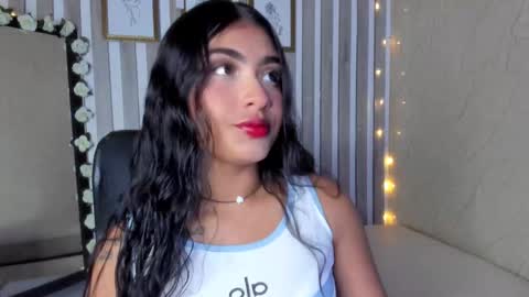 Snapshot of sabrinahims_ chatting on February 23, 8:50 pm mariana online show from February 23, 8:50 pm