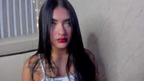 Snapshot of sabrinahims_ chatting on January 15, 8:58 pm mariana online show from January 15, 8:58 pm