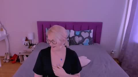 Sabrina MacMarren online show from February 5, 7:55 am