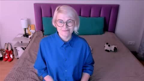 Sabrina MacMarren online show from October 25, 4:58 pm