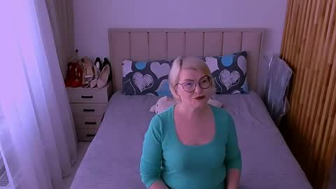 Sabrina MacMarren online show from May 23, 11:08 am