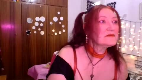 SabrinaXlovess online show from April 5, 4:17 pm