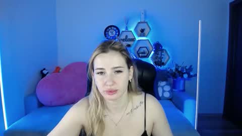 Sabrina Violet online show from November 29, 9:13 am