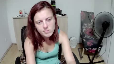 sadiemorgan18 online show from August 5, 8:15 pm