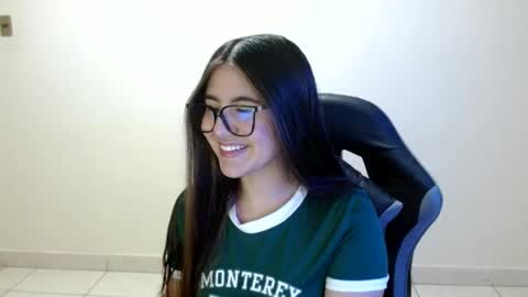 Sahaliefox  online show from June 26, 9:16 pm