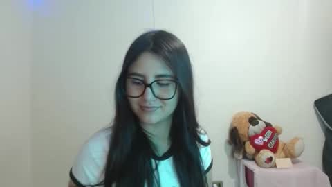 Snapshot of sahaliefox_ chatting on September 29, 1:43 am Sahaliefox online show from September 29, 1:43 am