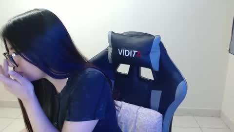 Sahaliefox  online show from December 2, 11:29 pm