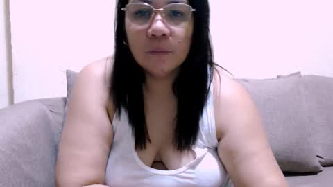 Snapshot of saint_flowerxxx chatting on February 23, 2:28 pm saint_flowerxxx online show from February 23, 2:28 pm