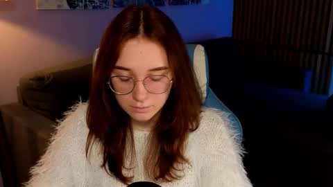 Molly online show from November 7, 1:49 pm