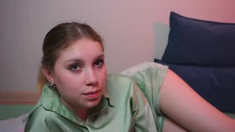 Ariel online show from May 31, 6:09 pm