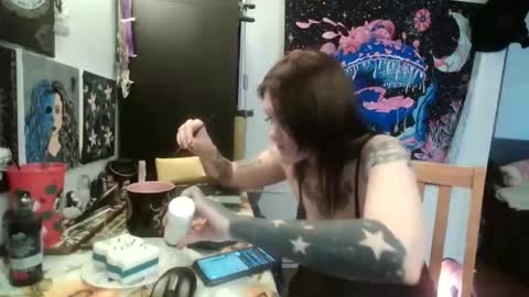 salemsslut online show from February 4, 2:53 pm