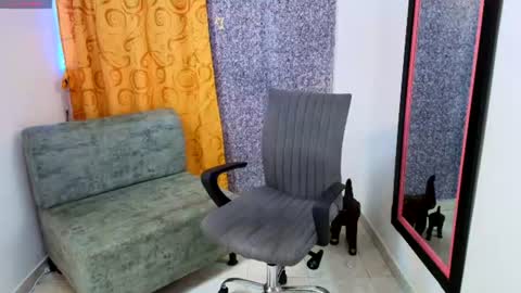 sally_ricci online show from June 16, 4:08 pm