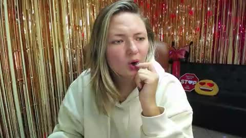 Snapshot of sallyverda chatting on October 12, 5:15 pm Sally online show from October 12, 5:15 pm