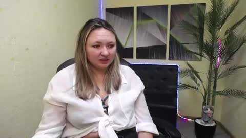 Sally online show from July 28, 8:52 pm