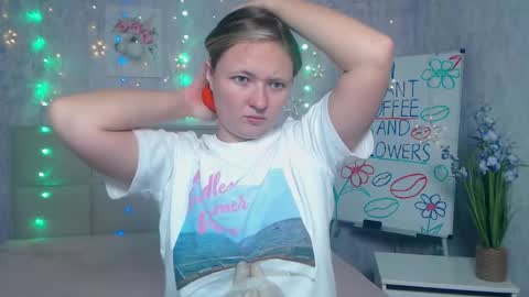 Snapshot of sallyverda chatting on September 11, 7:03 pm Sally online show from September 11, 7:03 pm