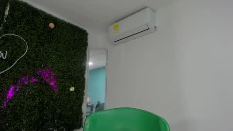 Snapshot of salome_domi chatting on February 17, 6:06 pm salome online show from February 17, 6:06 pm