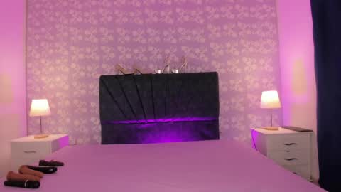 salome_simonz online show from March 21, 7:30 pm