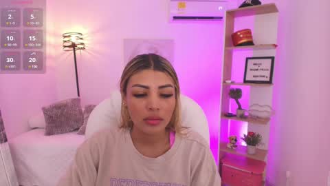 Snapshot of saloomee__ chatting on February 10, 11:57 am SALOME online show from February 10, 11:57 am