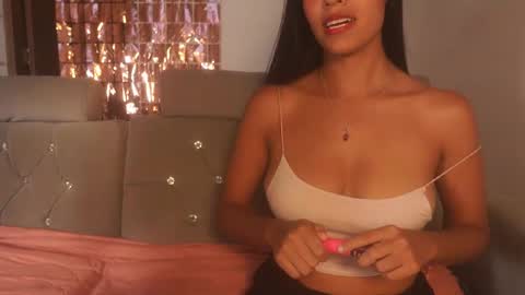 Samantha Roberts online show from November 6, 7:09 pm