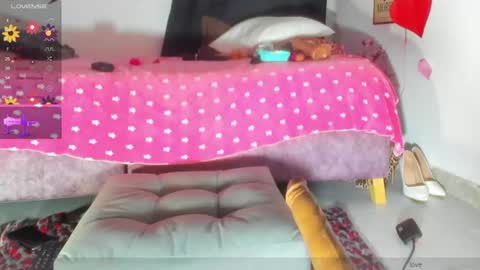  Samanthasmile  online show from June 11, 10:45 am