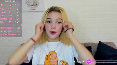 Snapshot of samantha_browwnn chatting on January 7, 3:54 pm samantha_browwnn online show from January 7, 3:54 pm