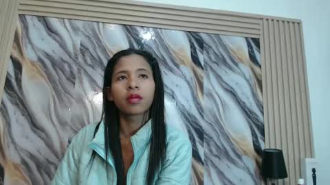 Snapshot of samantha_fox_squirt chatting on October 3, 5:45 am lizzy online show from October 3, 5:45 am