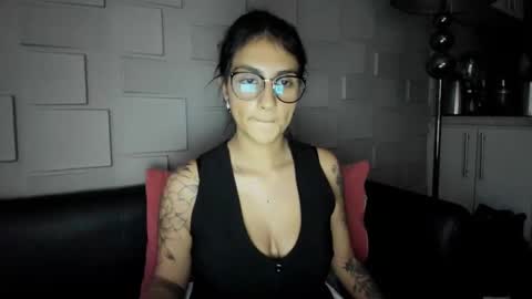 Snapshot of samantha_jadee chatting on December 6, 10:40 pm Samantha online show from December 6, 10:40 pm