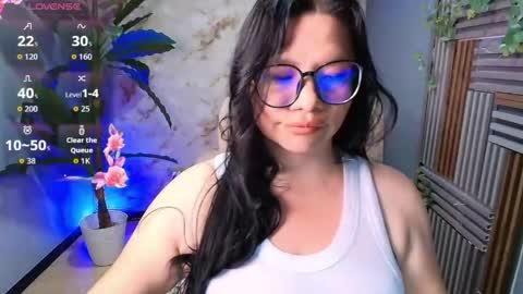 Laura online show from May 26, 12:37 pm