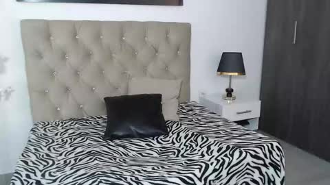 samanthaa_fox1 online show from September 10, 8:09 pm