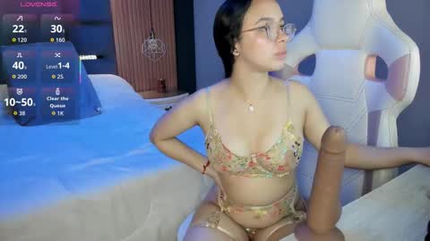Snapshot of samantharamirez9 chatting on October 17, 4:48 am Samantha Ramirez -- FOLLOW ME PLZ online show from October 17, 4:48 am