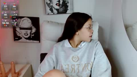 Snapshot of samantharoldan chatting on October 6, 3:18 pm Samantha online show from October 6, 3:18 pm