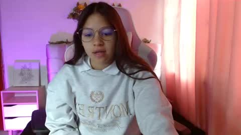 Snapshot of samantharoldan chatting on February 13, 2:52 pm Samantha online show from February 13, 2:52 pm