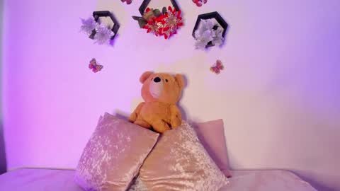 Samara is my name a pleasure delighted that you are here leave your thumb up it is important to me online show from January 12, 11:04 pm