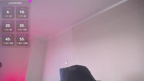 Samantha Santacoloma online show from May 12, 7:53 pm