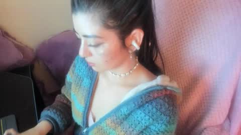   online show from March 19, 12:53 pm