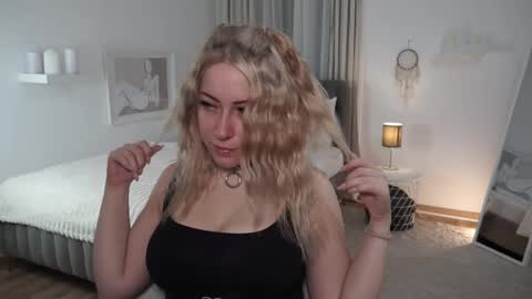 Szandra online show from October 8, 1:37 pm