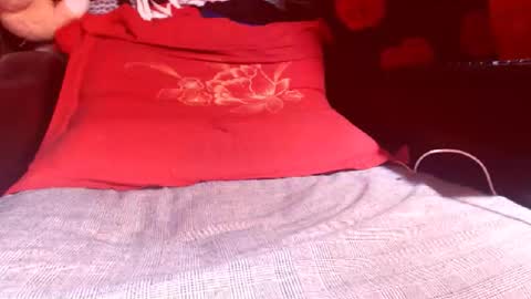 Snapshot of sandrabenet chatting on October 18, 6:31 pm Sandra online show from October 18, 6:31 pm
