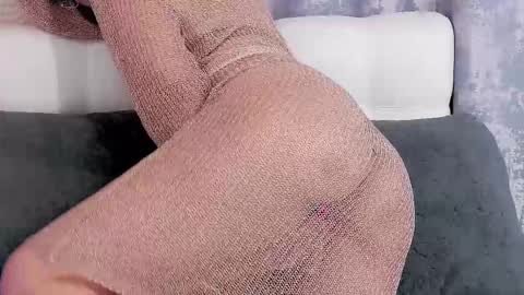 Snapshot of sandrami__ chatting on September 9, 1:33 pm Sandra online show from September 9, 1:33 pm