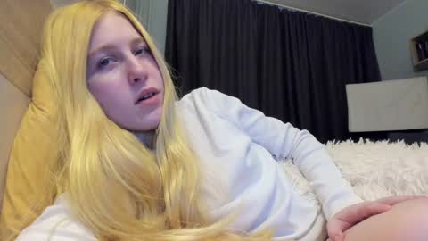 Lola online show from December 20, 7:12 am