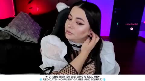 Liah Santos online show from December 5, 1:01 pm