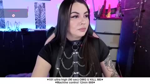 Liah Santos online show from November 13, 3:11 pm