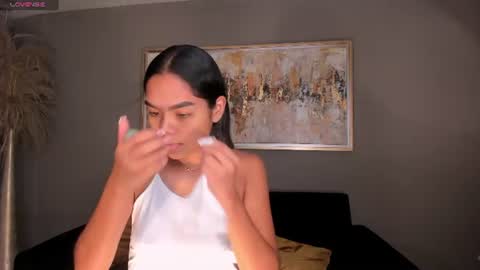 Saphira James online show from July 29, 2:00 am
